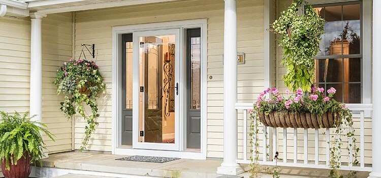 screen door installation in Pittsburg